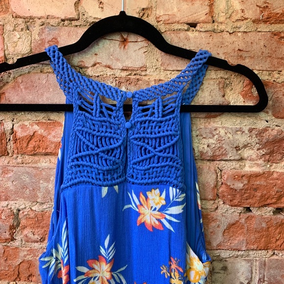 Tropical blue dress with interesting neckline - Picture 3 of 3